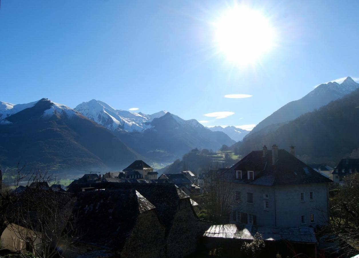 Les Rochers Saint-Savin  Exterior photo