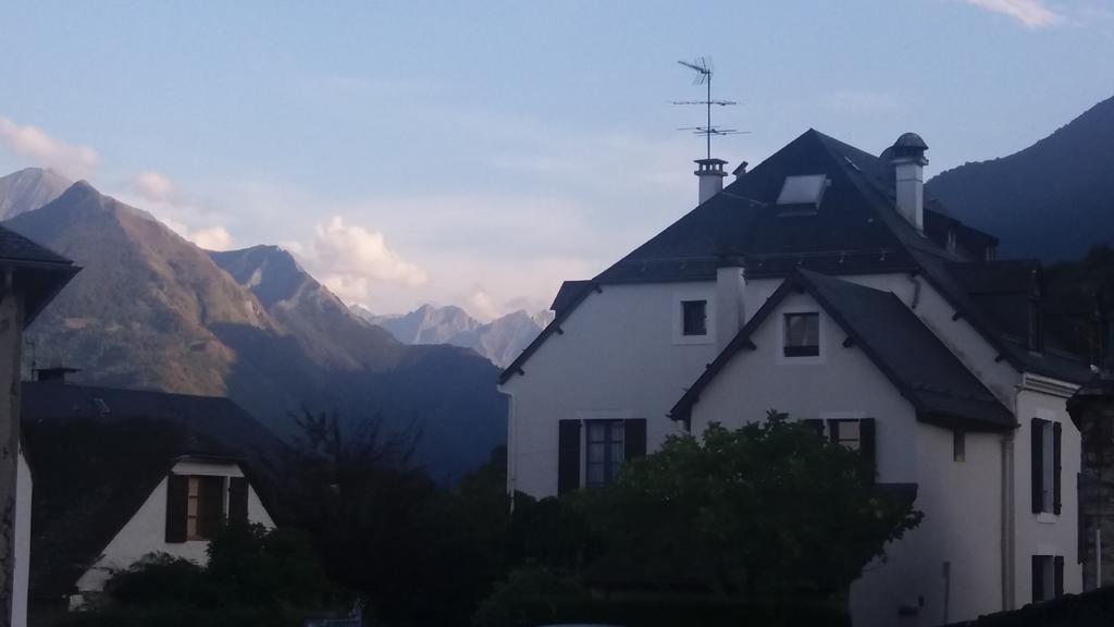Les Rochers Saint-Savin  Exterior photo