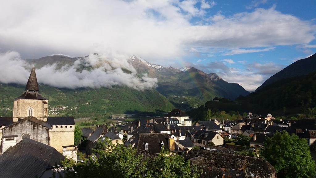 Les Rochers Saint-Savin  Exterior photo