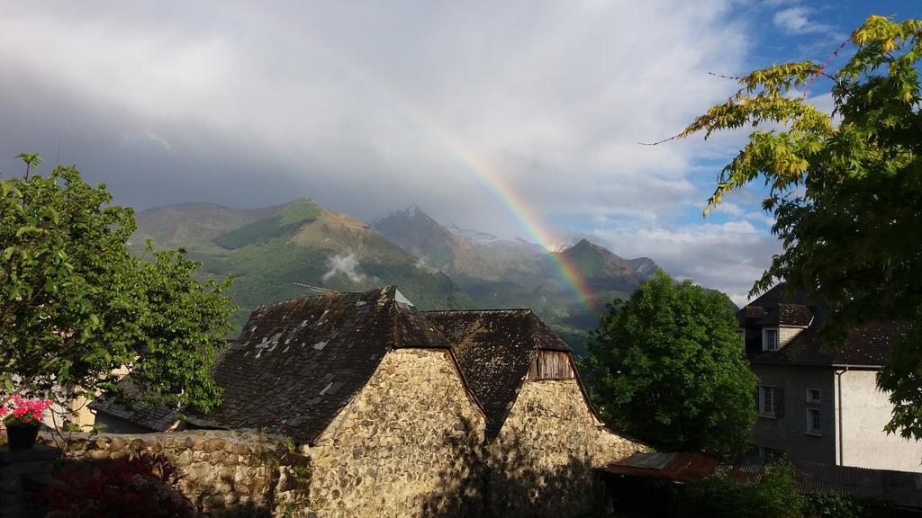 Les Rochers Saint-Savin  Exterior photo