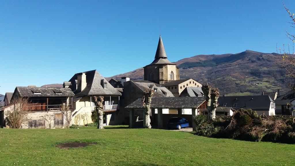 Les Rochers Saint-Savin  Exterior photo